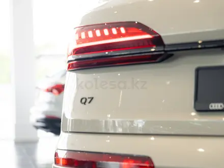 Audi Q7 55 TFSI 2026 года за 54 050 000 тг. в Алматы – фото 14