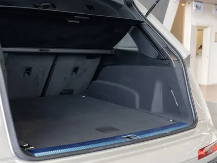 Audi Q7 55 TFSI 2026 года за 54 050 000 тг. в Алматы – фото 23