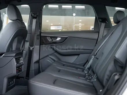 Audi Q7 55 TFSI 2026 года за 54 050 000 тг. в Алматы – фото 27