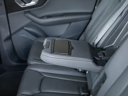 Audi Q7 55 TFSI 2026 года за 54 050 000 тг. в Алматы – фото 30