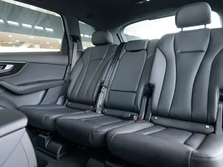 Audi Q7 55 TFSI 2026 года за 54 050 000 тг. в Алматы – фото 31