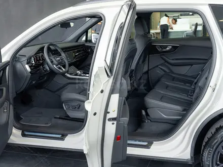 Audi Q7 55 TFSI 2026 года за 54 050 000 тг. в Алматы – фото 32