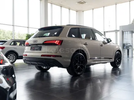 Audi Q7 55 TFSI 2026 года за 54 050 000 тг. в Алматы – фото 5