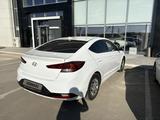 Hyundai Elantra 2019 годаfor7 500 000 тг. в Актау – фото 2