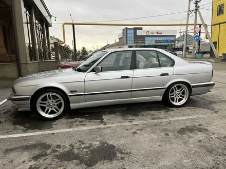 BMW 540 1995 года за 4 300 000 тг. в Шымкент – фото 3