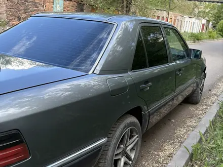 Mercedes-Benz E 230 1992 года за 1 500 000 тг. в Караганда – фото 6