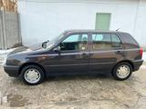 Volkswagen Golf 1993 годаүшін2 250 000 тг. в Тараз