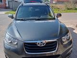 Hyundai Santa Fe 2012 годаfor9 000 000 тг. в Астана