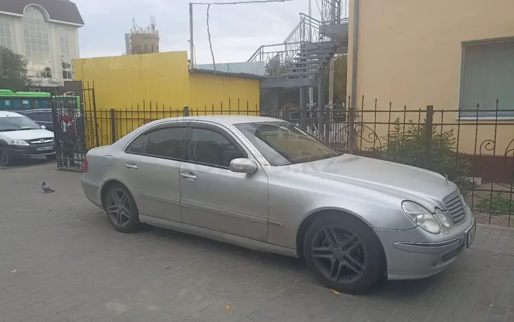 Mercedes-Benz E 200 2003 годаүшін4 000 000 тг. в Атырау