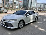 Toyota Camry 2018 года за 14 700 000 тг. в Алматы – фото 3