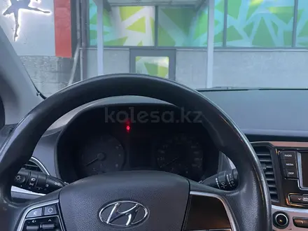 Hyundai Solaris 2018 года за 5 000 000 тг. в Алматы – фото 2