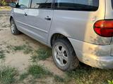 Volkswagen Sharan 1998 годаfor1 500 000 тг. в Актобе – фото 2