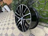 Оригинальные диски R22 на BMW X5 (G05), BMW X6 (G06), BMW X7 (G07) БМВ за 975 000 тг. в Алматы – фото 3