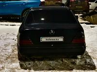 Mercedes-Benz E 220 1993 года за 1 850 000 тг. в Астана