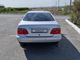 Mercedes-Benz CLK 200 1999 годаfor3 400 000 тг. в Караганда – фото 5