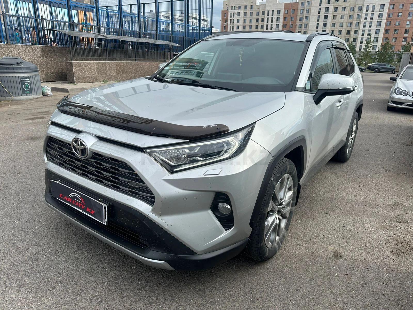 Toyota RAV4 2021 г.