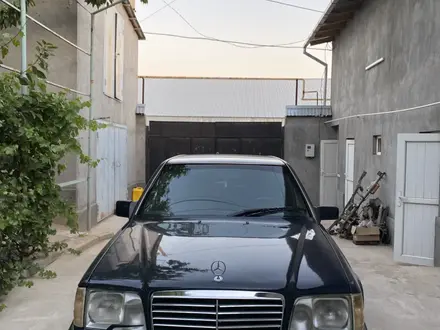 Mercedes-Benz E 280 1993 года за 2 100 000 тг. в Шымкент