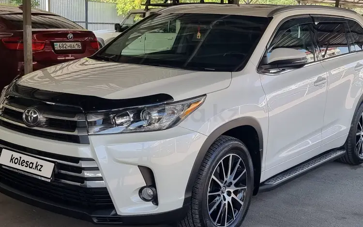 Toyota Highlander 2018 года за 23 000 000 тг. в Алматы