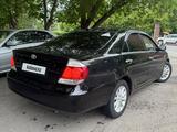 Toyota Camry 2005 года за 3 900 000 тг. в Петропавловск – фото 3