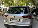 Volkswagen Tiguan 2018 года за 9 000 000 тг. в Шымкент – фото 3