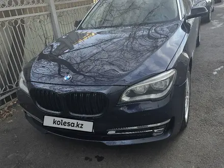 BMW 740 2012 года за 12 000 000 тг. в Алматы