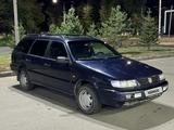 Volkswagen Passat 1994 годаүшін2 500 000 тг. в Семей – фото 3