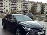 Toyota Camry 2023 года за 18 000 000 тг. в Атырау – фото 3