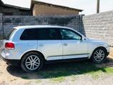 Volkswagen Touareg 2006 года за 2 100 000 тг. в Шымкент – фото 3