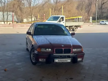 BMW 320 1993 года за 1 900 000 тг. в Алматы