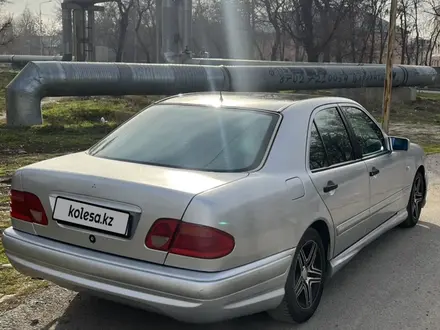 Mercedes-Benz E 200 1996 года за 1 950 000 тг. в Шымкент – фото 5