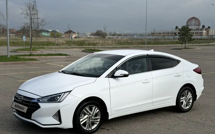 Hyundai Elantra 2019 года за 8 900 000 тг. в Усть-Каменогорск