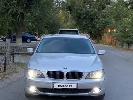 BMW 740 2006 года за 5 300 000 тг. в Тараз