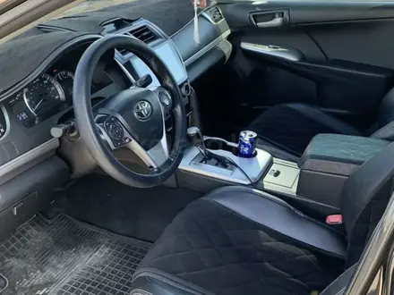 Toyota Camry 2014 года за 7 400 000 тг. в Алматы – фото 19