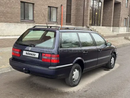 Volkswagen Passat 1996 года за 2 950 000 тг. в Кокшетау – фото 17