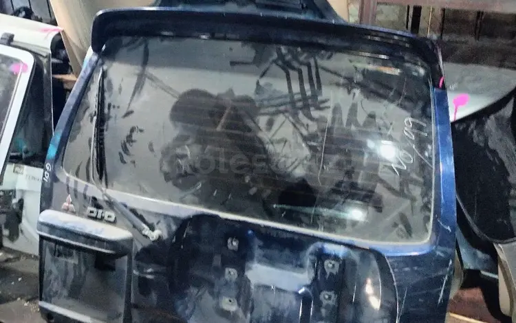 Крышка багажника на mitsubishi pajero 3 бегемот. Митсубиси Паджероүшін60 000 тг. в Алматы