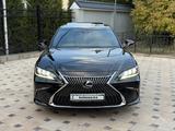 Lexus ES 250 2018 года за 21 000 000 тг. в Алматы – фото 2