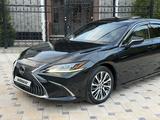 Lexus ES 250 2018 года за 21 000 000 тг. в Алматы – фото 4