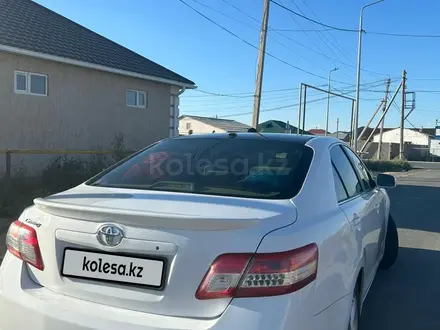 Toyota Camry 2010 года за 6 500 000 тг. в Кульсары – фото 6