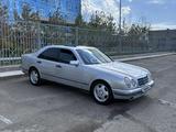 Mercedes-Benz E 200 1996 года за 2 500 000 тг. в Астана