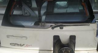 Дверь багажника Honda CR-V за 120 000 тг. в Алматы