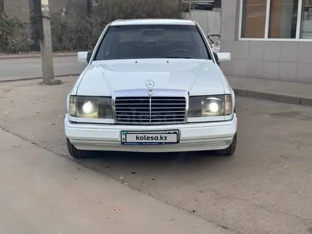 Mercedes-Benz E 300 1992 года за 1 900 000 тг. в Алматы – фото 2