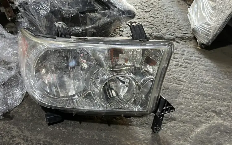 ФАРА ТОЙОТА ТУНДРА за 5 000 тг. в Алматы