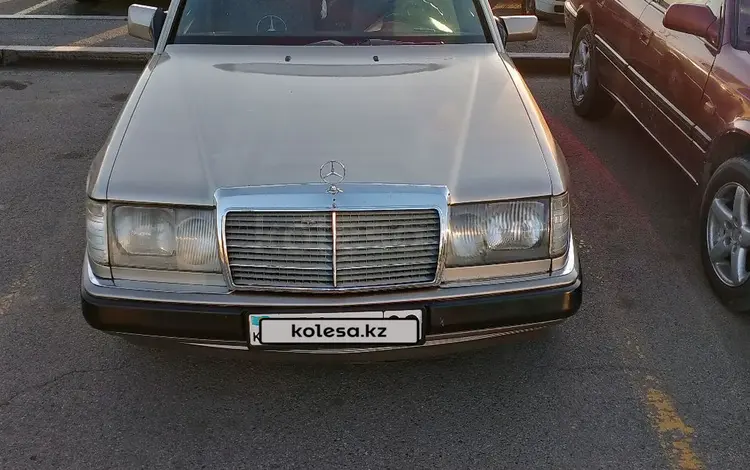 Mercedes-Benz E 220 1992 года за 1 500 000 тг. в Алматы