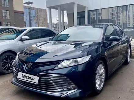 Toyota Camry 2021 года за 16 000 000 тг. в Астана