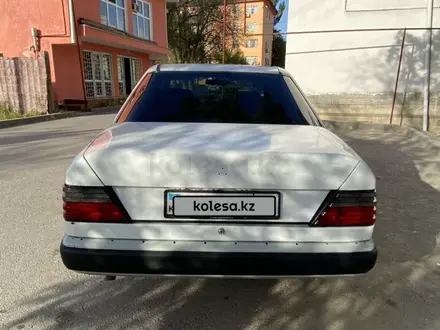 Mercedes-Benz E 200 1989 года за 1 200 000 тг. в Шымкент