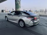 Toyota Camry 2023 годаfor15 000 000 тг. в Семей – фото 4