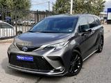 Toyota Sienna 2021 года за 20 500 000 тг. в Алматы