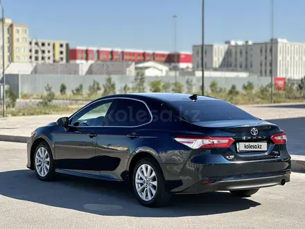 Toyota Camry 2019 года за 10 600 000 тг. в Актау – фото 8