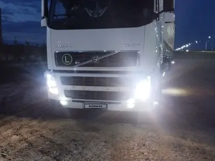 Volvo  FH 2005 года за 15 500 000 тг. в Астана