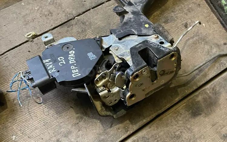 Замок двери RAV4 20 кузов задние боковые за 20 000 тг. в Алматы